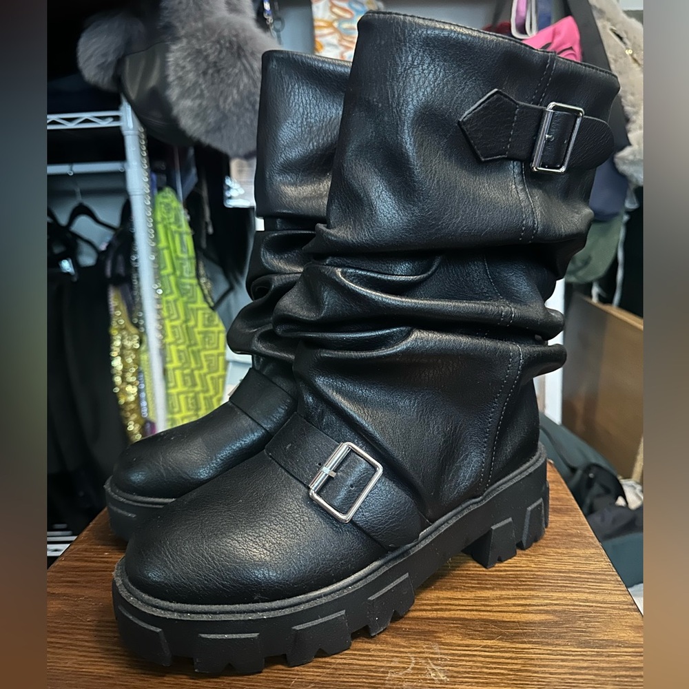 NWOB Azalea Wang Slouch Boots 11